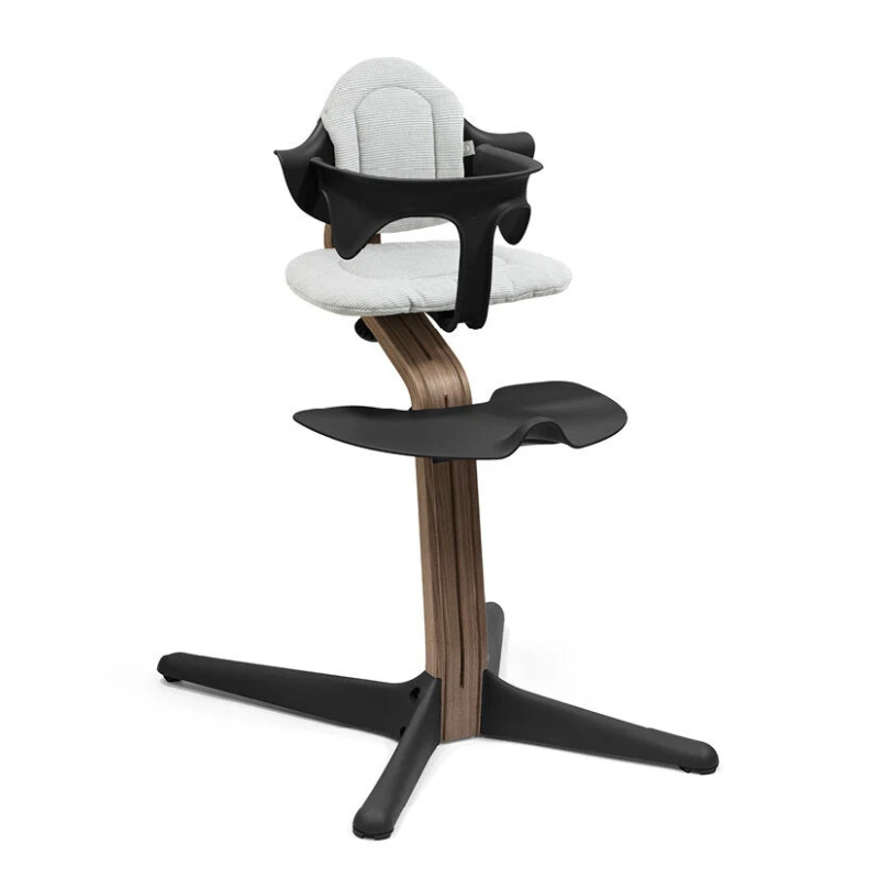 Stokke Sedia Nomi Walnut Black con Baby Set Omaggio